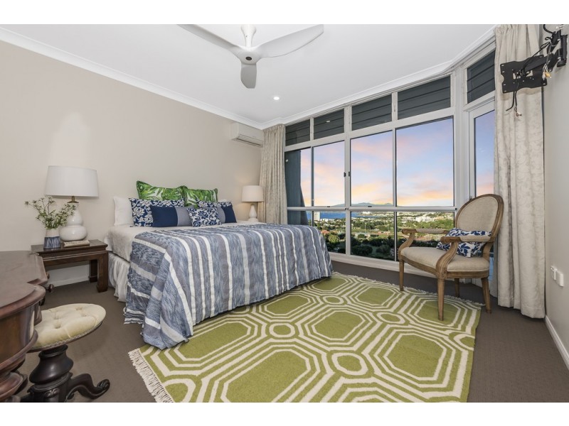 1/14 Balmoral Drive, Castle Hill QLD 4810