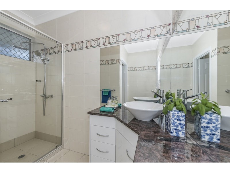 1/14 Balmoral Drive, Castle Hill QLD 4810