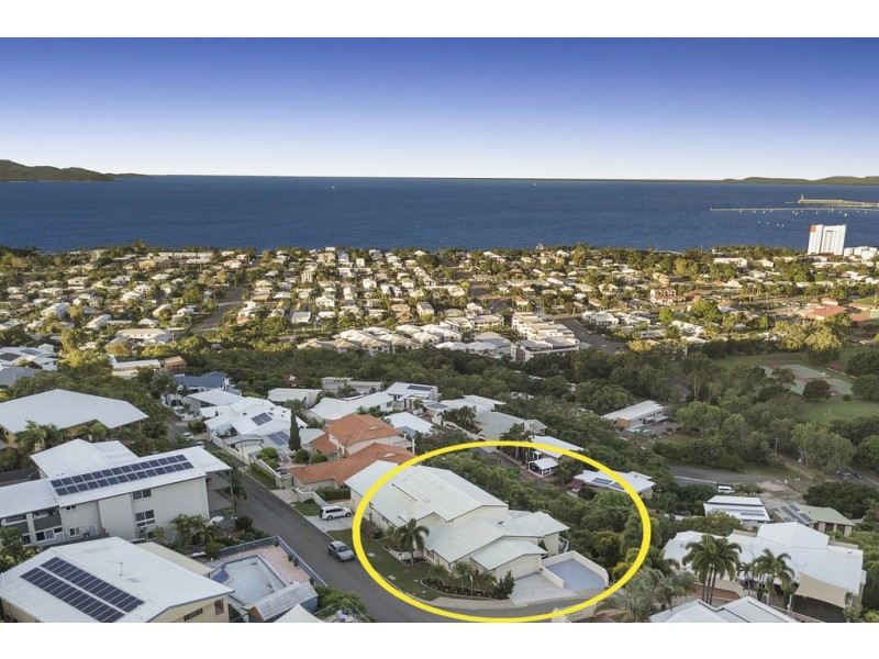 1/14 Balmoral Drive, Castle Hill QLD 4810