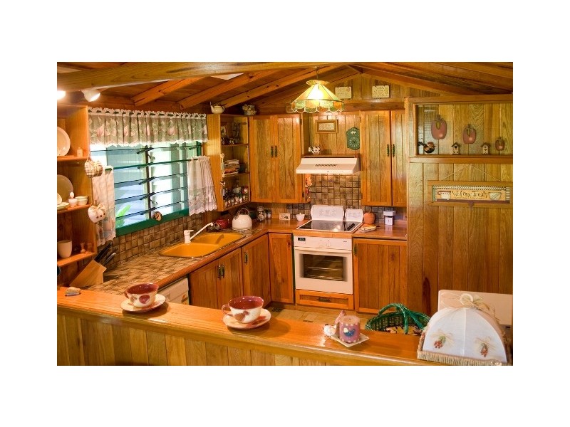 6 Mt Elliott Drive, Alligator Creek QLD 4816