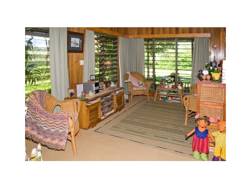 6 Mt Elliott Drive, Alligator Creek QLD 4816