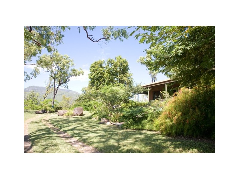 6 Mt Elliott Drive, Alligator Creek QLD 4816