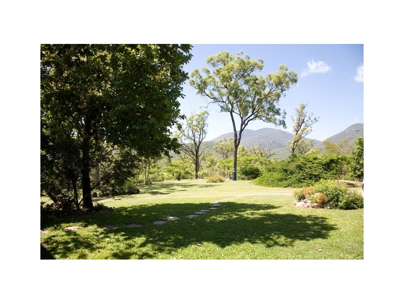 6 Mt Elliott Drive, Alligator Creek QLD 4816