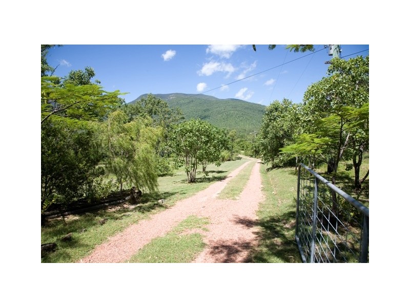 6 Mt Elliott Drive, Alligator Creek QLD 4816