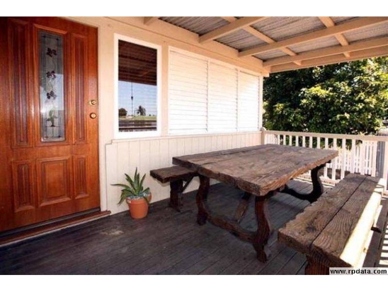 2 Eighth Ave, South Townsville QLD 4810