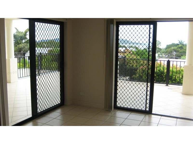 2/13 Little Street, Belgian Gardens QLD 4810