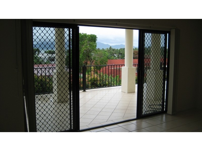 2/13 Little Street, Belgian Gardens QLD 4810