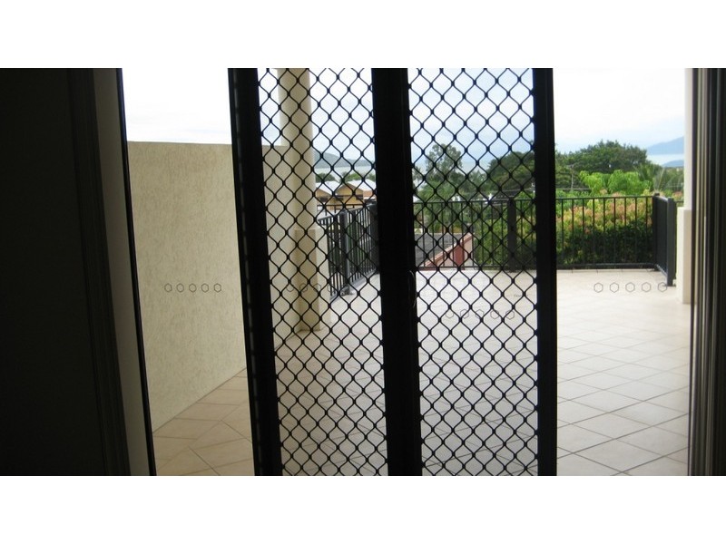 2/13 Little Street, Belgian Gardens QLD 4810