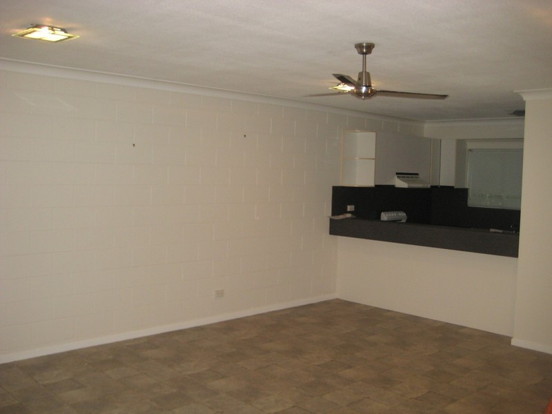 2/20 Cameron Street, Railway Estate QLD 4810