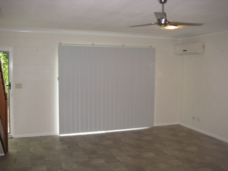 2/20 Cameron Street, Railway Estate QLD 4810