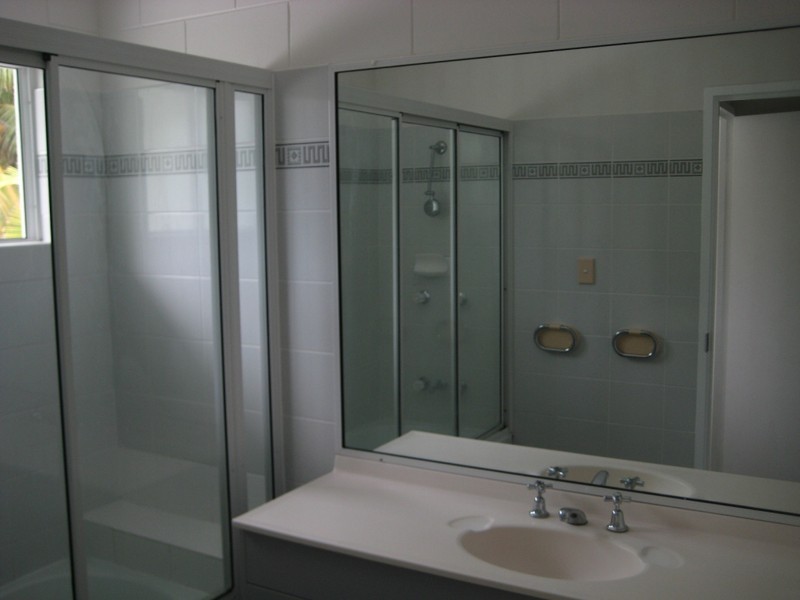 2/20 Cameron Street, Railway Estate QLD 4810