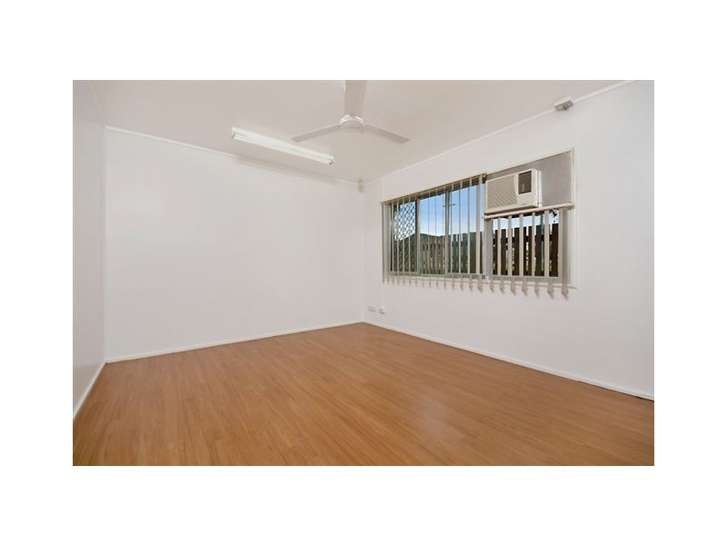 153 Ross River Road, Mundingburra QLD 4812