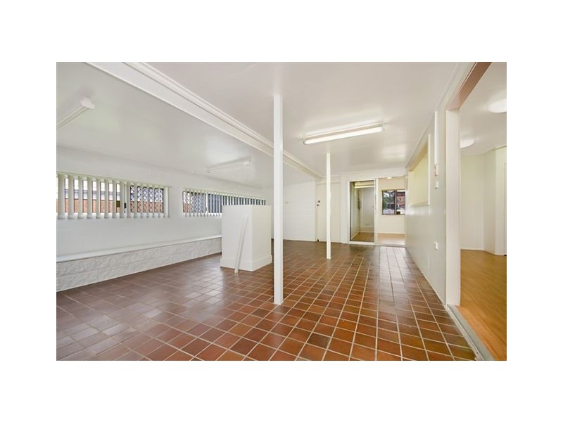 153 Ross River Road, Mundingburra QLD 4812