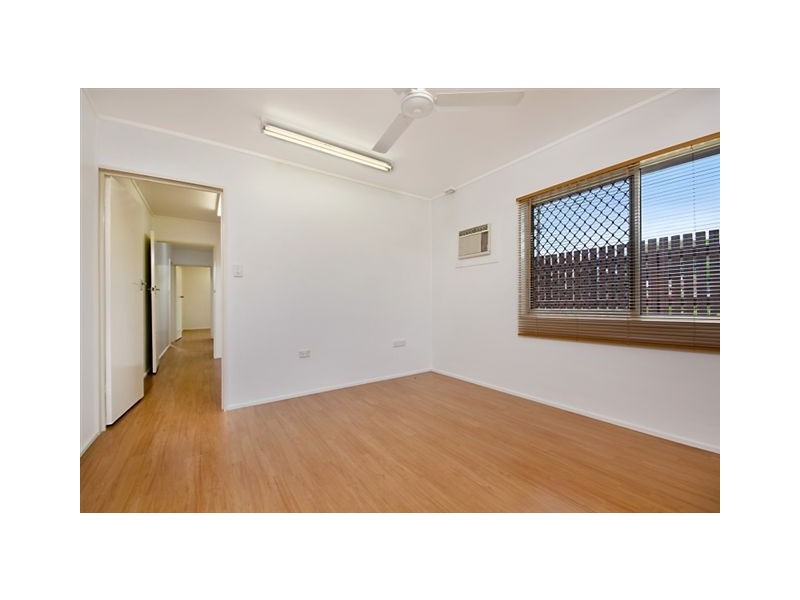 153 Ross River Road, Mundingburra QLD 4812