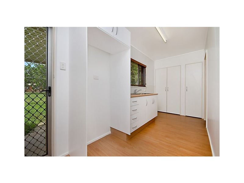 153 Ross River Road, Mundingburra QLD 4812