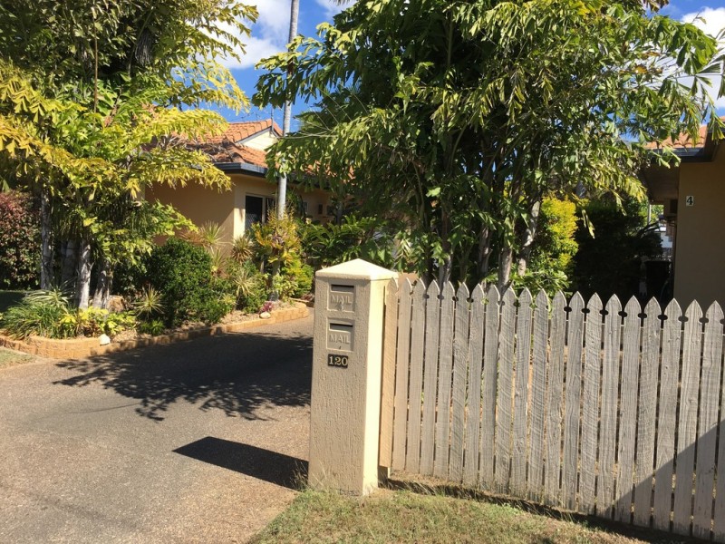 2/122 Robertson Street, Railway Estate QLD 4810