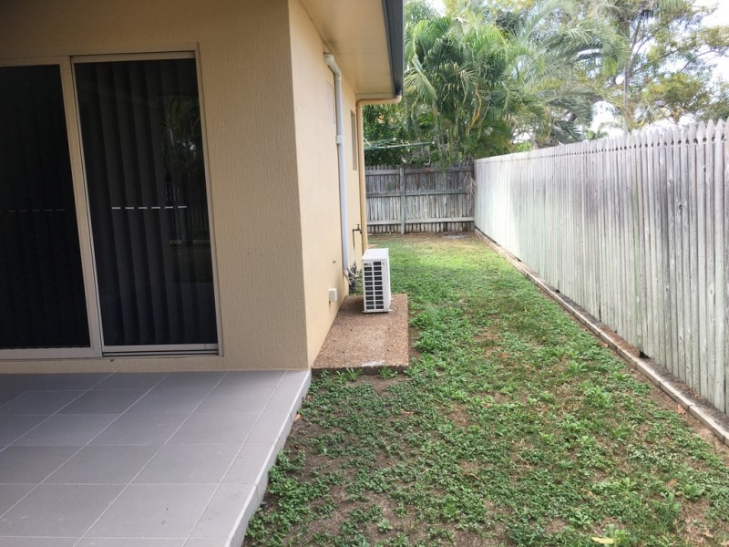 2/122 Robertson Street, Railway Estate QLD 4810