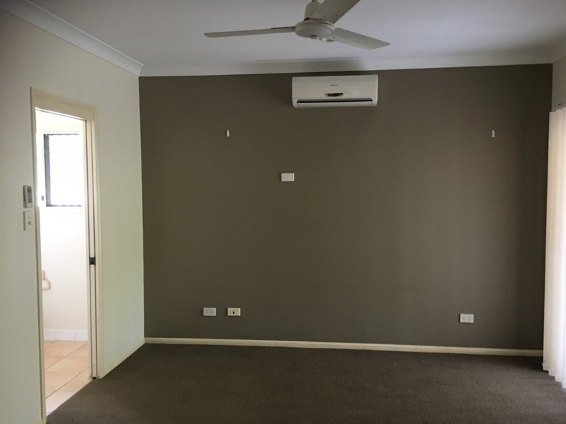 2/122 Robertson Street, Railway Estate QLD 4810