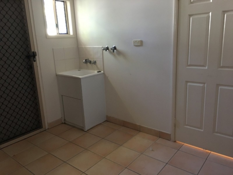 2/122 Robertson Street, Railway Estate QLD 4810
