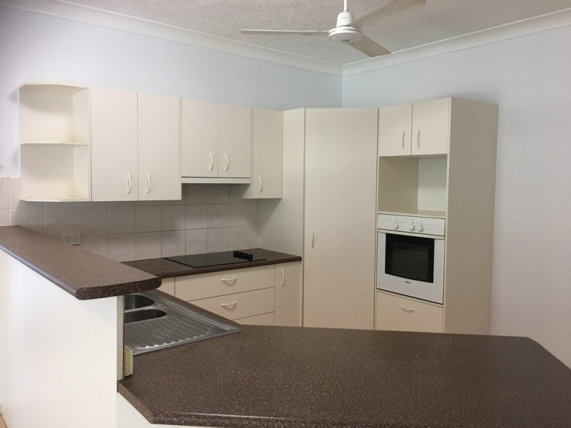 2/122 Robertson Street, Railway Estate QLD 4810