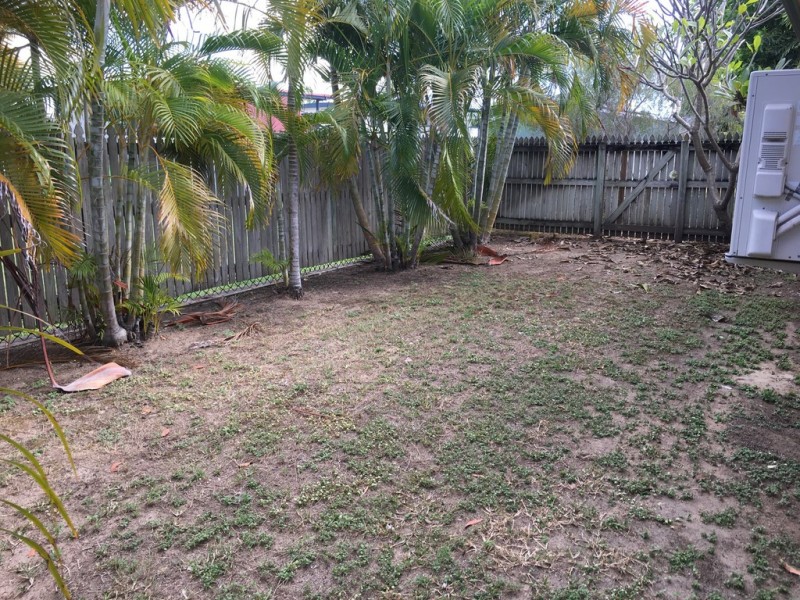 2/122 Robertson Street, Railway Estate QLD 4810
