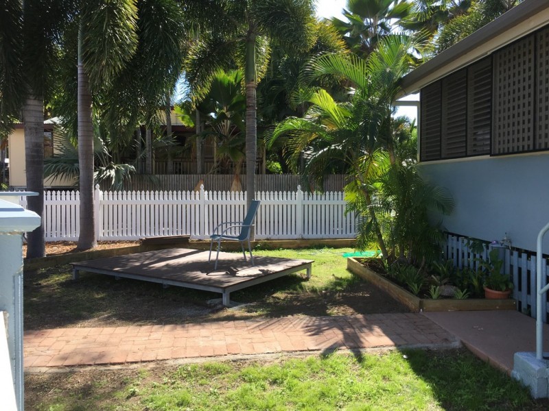 33 First Avenue, Railway Estate QLD 4810