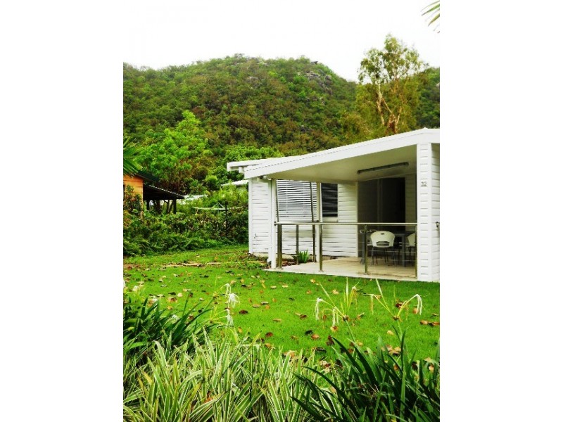 2/32 Marine Parade, Magnetic Island QLD 4819