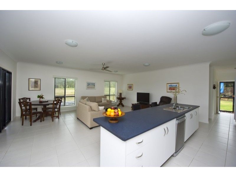 94 Gifford Street, Horseshoe Bay, Magnetic Island QLD 4819