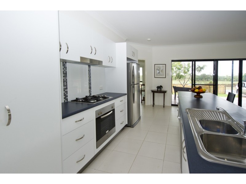 94 Gifford Street, Horseshoe Bay, Magnetic Island QLD 4819