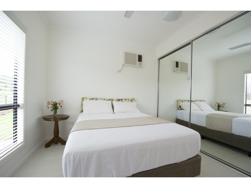 94 Gifford Street, Horseshoe Bay, Magnetic Island QLD 4819