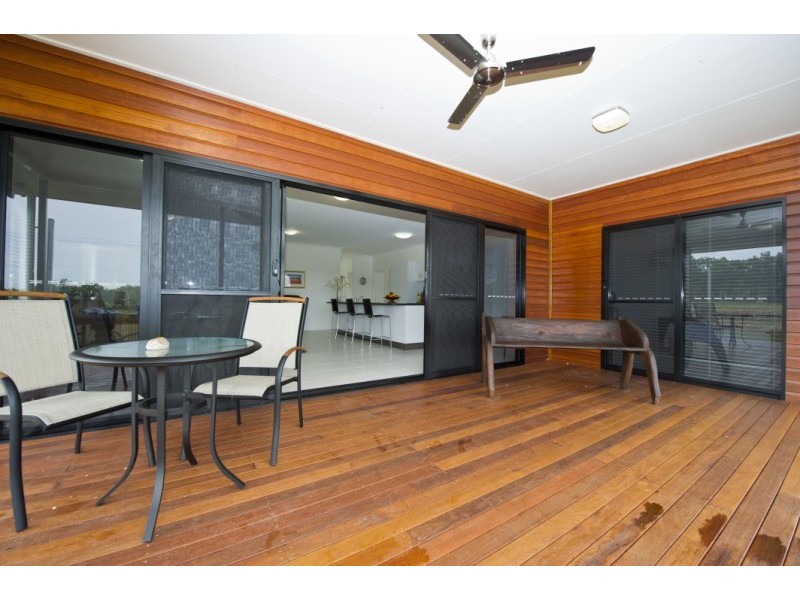 94 Gifford Street, Horseshoe Bay, Magnetic Island QLD 4819