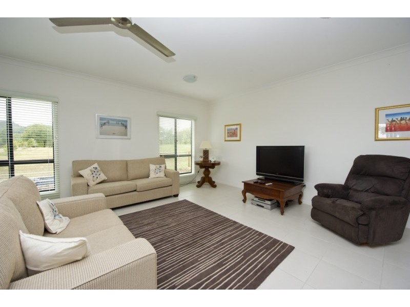 94 Gifford Street, Horseshoe Bay, Magnetic Island QLD 4819