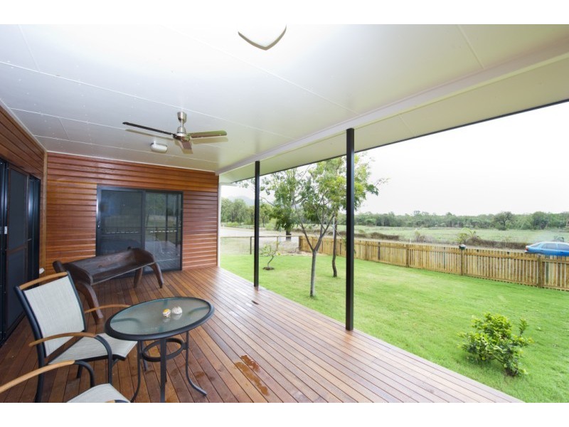 94 Gifford Street, Horseshoe Bay, Magnetic Island QLD 4819