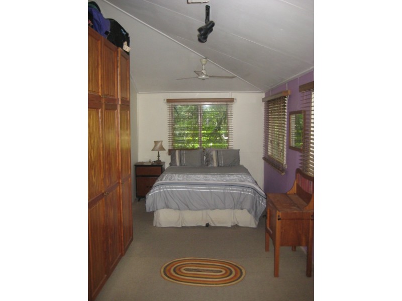 58 Roberts Street, Hermit Park QLD 4812