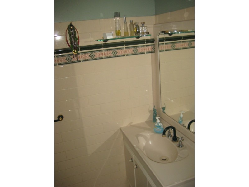 58 Roberts Street, Hermit Park QLD 4812