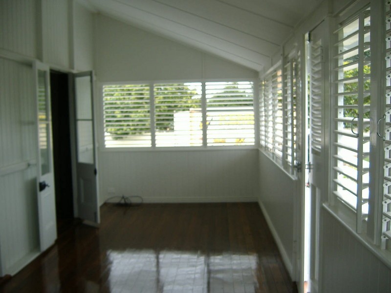 38 Shaw Street, West End QLD 4810