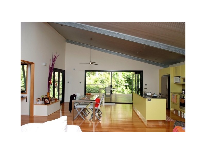96 Mandalay Ave NB, Magnetic Island QLD 4819