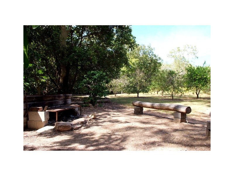 96 Mandalay Ave NB, Magnetic Island QLD 4819