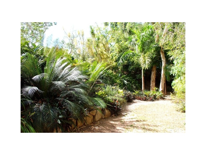 96 Mandalay Ave NB, Magnetic Island QLD 4819