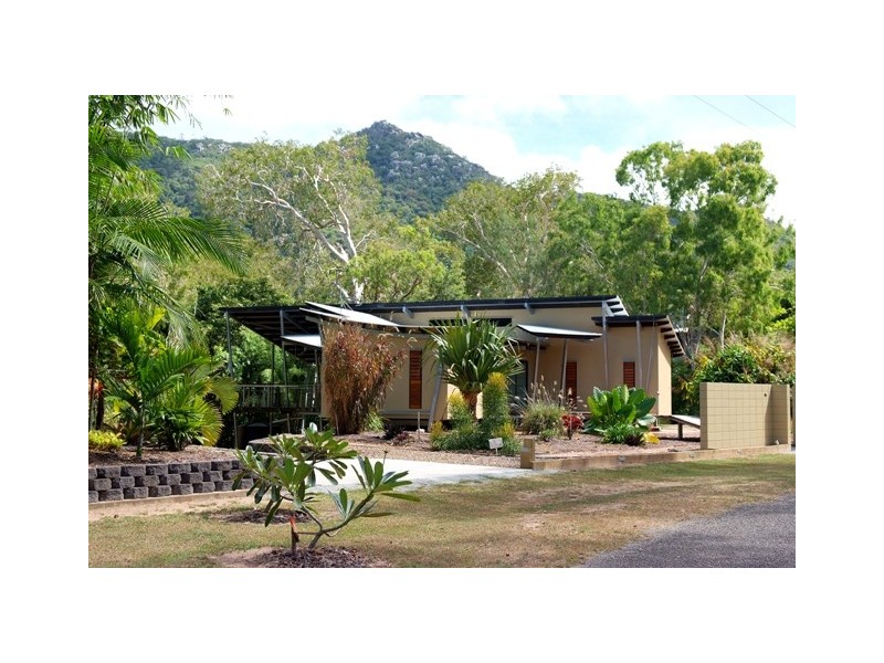 96 Mandalay Ave NB, Magnetic Island QLD 4819