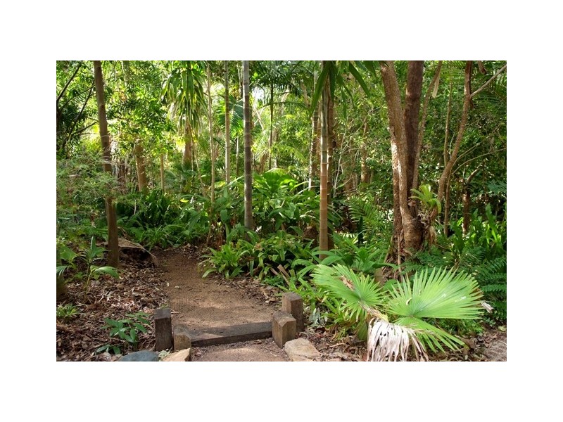 96 Mandalay Ave NB, Magnetic Island QLD 4819