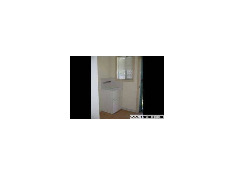 2/17 Tuffley St, West End QLD 4810