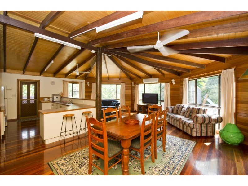 4 Trana Court, Magnetic Island QLD 4819