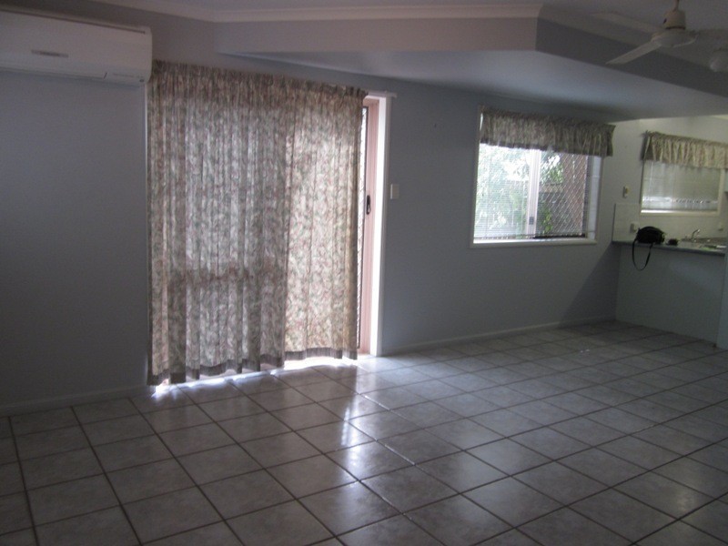 1/131 Eyre Street, North Ward QLD 4810