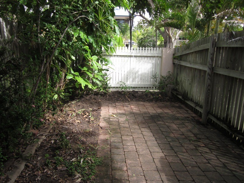 1/131 Eyre Street, North Ward QLD 4810