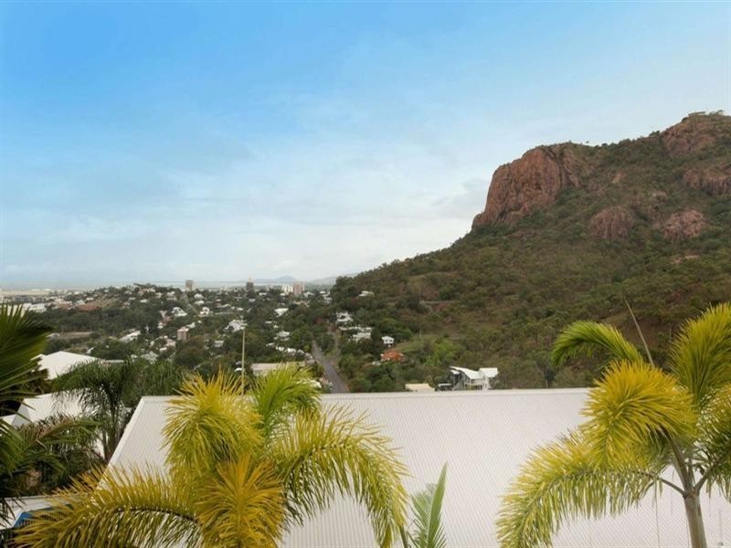 10 Glamis Court, Castle Hill QLD 4810