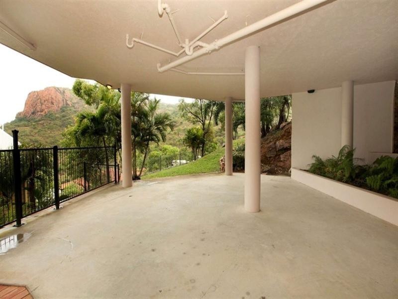 10 Glamis Court, Castle Hill QLD 4810