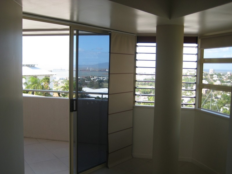 10 Glamis Court, Castle Hill QLD 4810