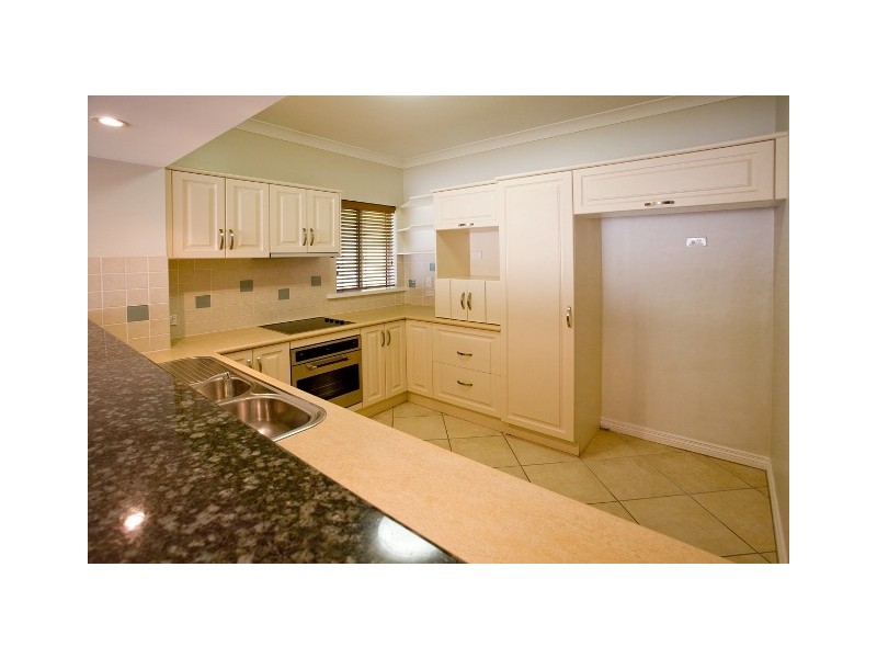 8/92 Mitchell Street, North Ward QLD 4810