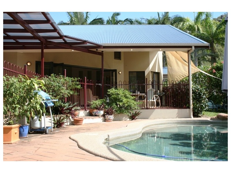 18 Nerita Crescent, Magnetic Island QLD 4819